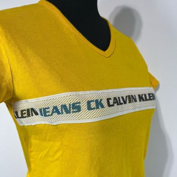 Calvin Klein Jeans Semi-Crop Yellow V-Neck Top Size M Women’s Yellow Logo - Picture 2 of 11